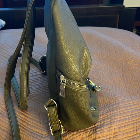 Backpack - Picture 10 of 12